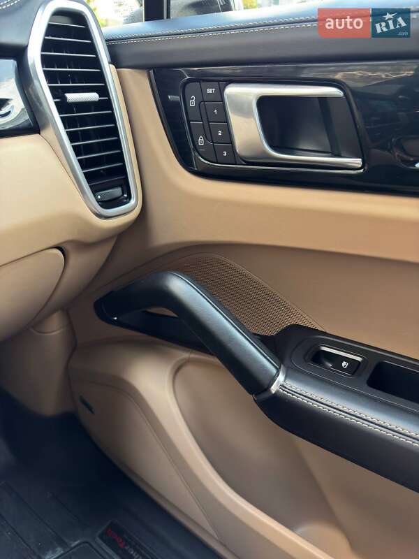 Внедорожник / Кроссовер Porsche Cayenne 2022 в Киеве фото 36 Внедорожник / Кроссовер Porsche Cayenne 2022 в Киеве