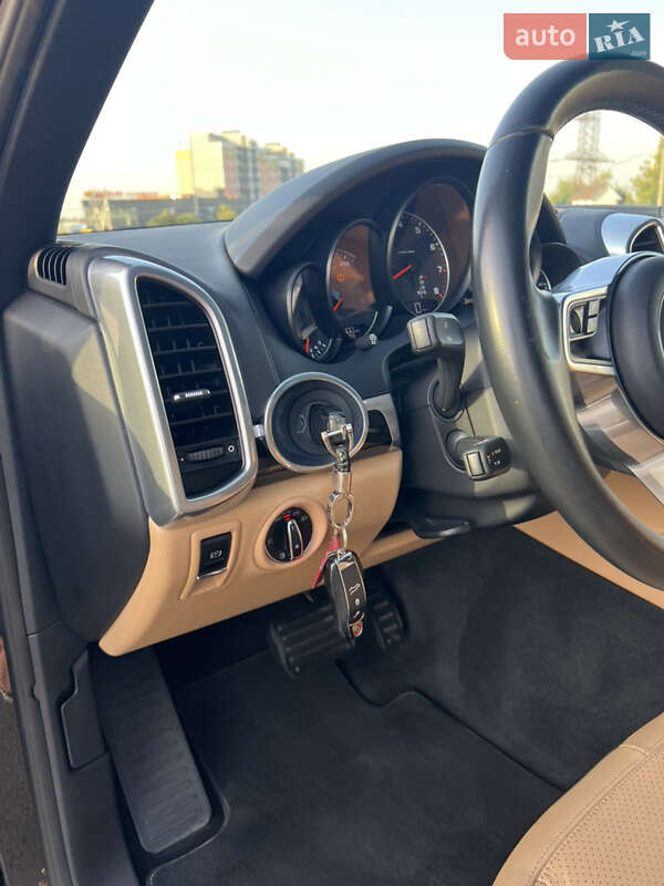 Позашляховик / Кросовер Porsche Cayenne 2015 в Києві фото 14 Позашляховик / Кросовер Porsche Cayenne 2015 в Києві