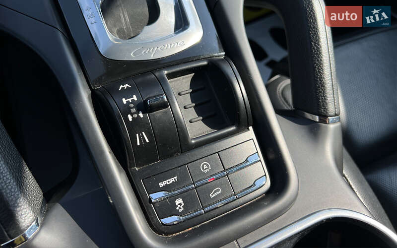 Внедорожник / Кроссовер Porsche Cayenne 2011 в Львове