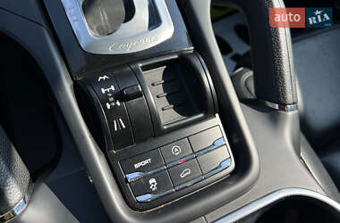Позашляховик / Кросовер Porsche Cayenne 2011 в 