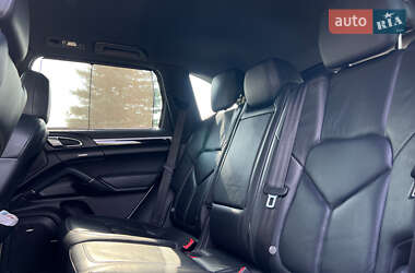 Позашляховик / Кросовер Porsche Cayenne 2011 в 