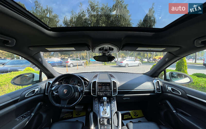 Внедорожник / Кроссовер Porsche Cayenne 2011 в Львове