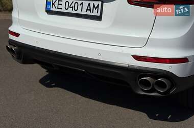 Внедорожник / Кроссовер Porsche Cayenne 2014 в 