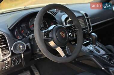 Внедорожник / Кроссовер Porsche Cayenne 2014 в 