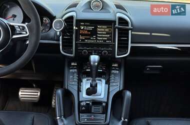 Внедорожник / Кроссовер Porsche Cayenne 2014 в 