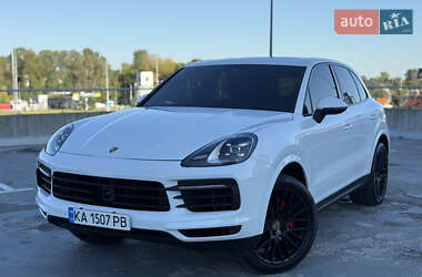 Внедорожник / Кроссовер Porsche Cayenne 2018 в 