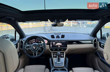 Внедорожник / Кроссовер Porsche Cayenne 2018 в 