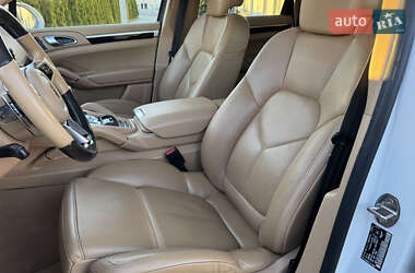 Внедорожник / Кроссовер Porsche Cayenne 2015 в 