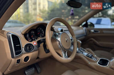 Внедорожник / Кроссовер Porsche Cayenne 2010 в 