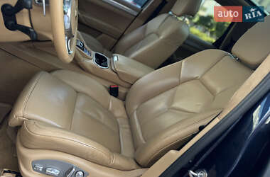Внедорожник / Кроссовер Porsche Cayenne 2010 в 