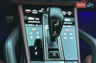 Внедорожник / Кроссовер Porsche Cayenne 2019 в 