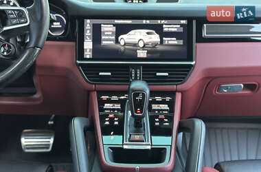 Внедорожник / Кроссовер Porsche Cayenne 2019 в 