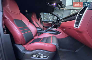 Внедорожник / Кроссовер Porsche Cayenne 2019 в 