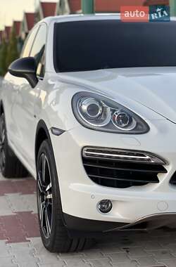 Внедорожник / Кроссовер Porsche Cayenne 2012 в 