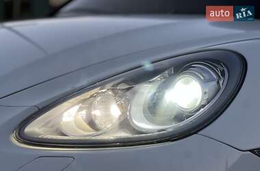Внедорожник / Кроссовер Porsche Cayenne 2012 в 