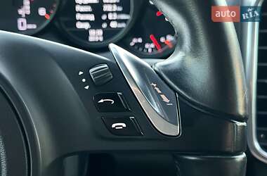 Внедорожник / Кроссовер Porsche Cayenne 2012 в 