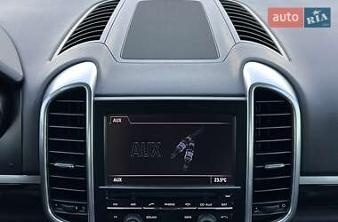Внедорожник / Кроссовер Porsche Cayenne 2012 в 