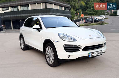 Внедорожник / Кроссовер Porsche Cayenne 2014 в 