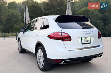 Внедорожник / Кроссовер Porsche Cayenne 2014 в 