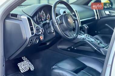 Внедорожник / Кроссовер Porsche Cayenne 2012 в 