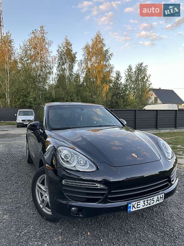 Позашляховик / Кросовер Porsche Cayenne 2011 в Любешові