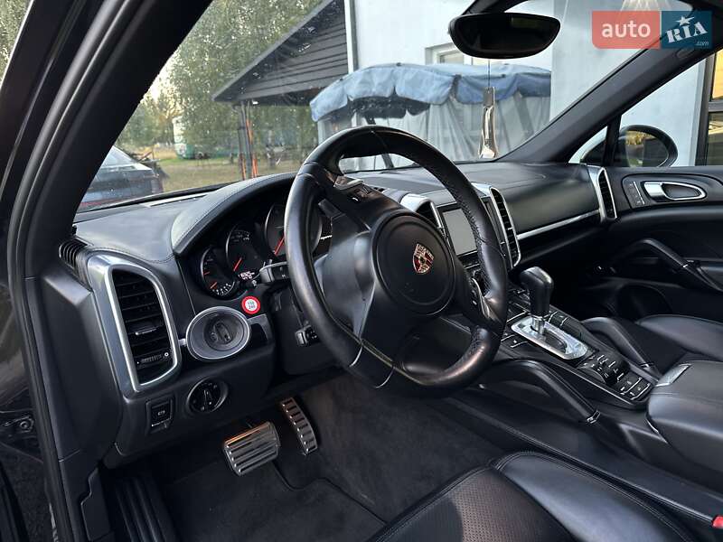 Позашляховик / Кросовер Porsche Cayenne 2011 в Любешові