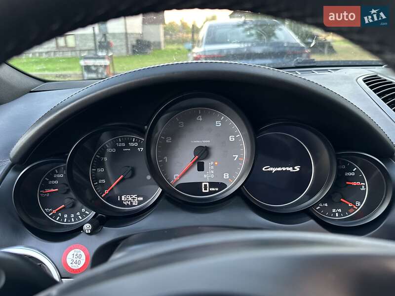 Позашляховик / Кросовер Porsche Cayenne 2011 в Любешові