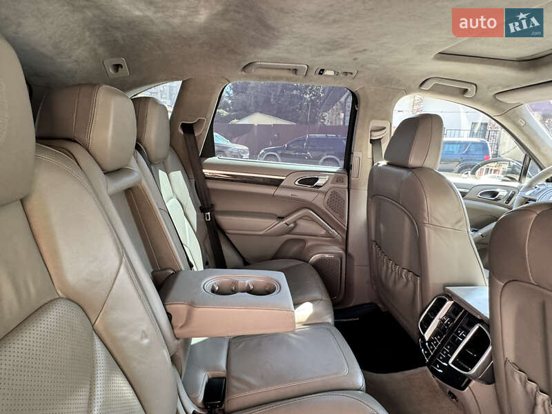Внедорожник / Кроссовер Porsche Cayenne 2010 в Киеве фото 5 Внедорожник / Кроссовер Porsche Cayenne 2010 в Киеве