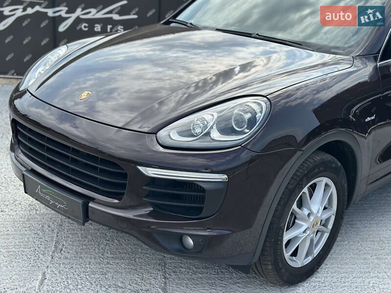 Позашляховик / Кросовер Porsche Cayenne 2016 в Києві