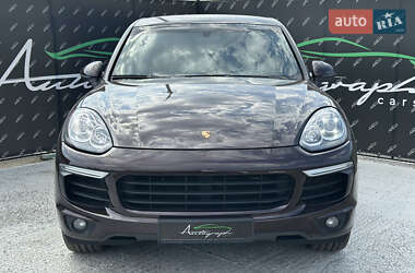 Внедорожник / Кроссовер Porsche Cayenne 2016 в 