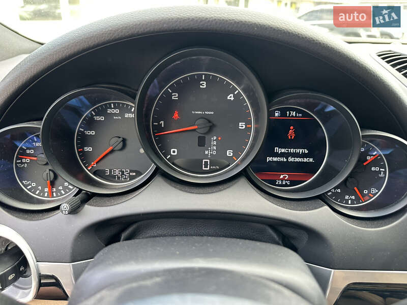 Позашляховик / Кросовер Porsche Cayenne 2016 в Києві