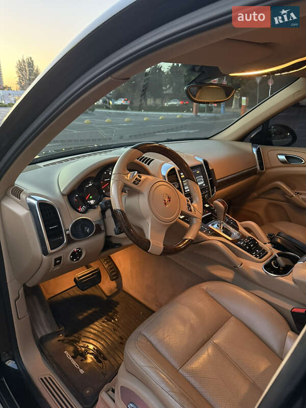 Позашляховик / Кросовер Porsche Cayenne 2012 в Одесі