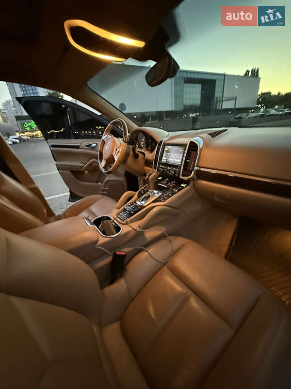 Позашляховик / Кросовер Porsche Cayenne 2012 в Одесі