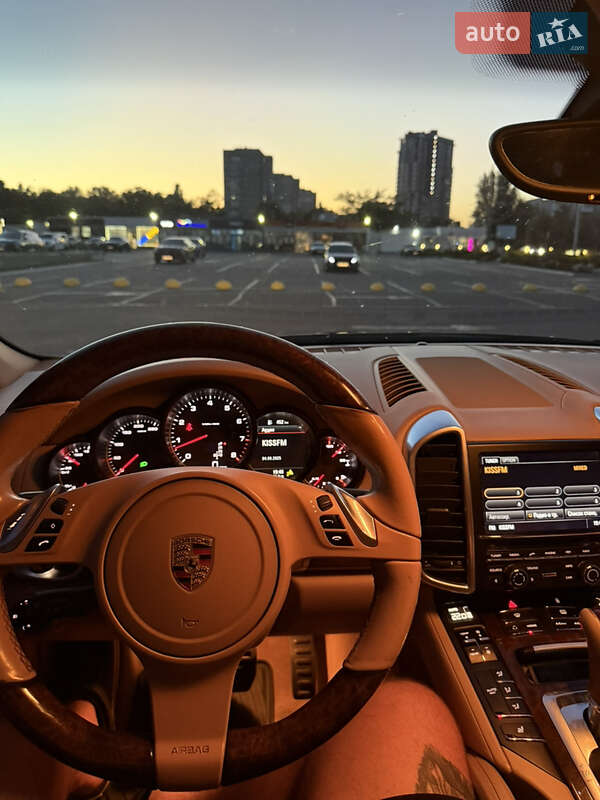 Позашляховик / Кросовер Porsche Cayenne 2012 в Одесі