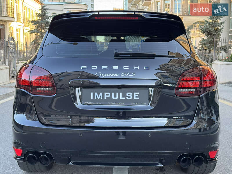 Позашляховик / Кросовер Porsche Cayenne 2012 в Києві