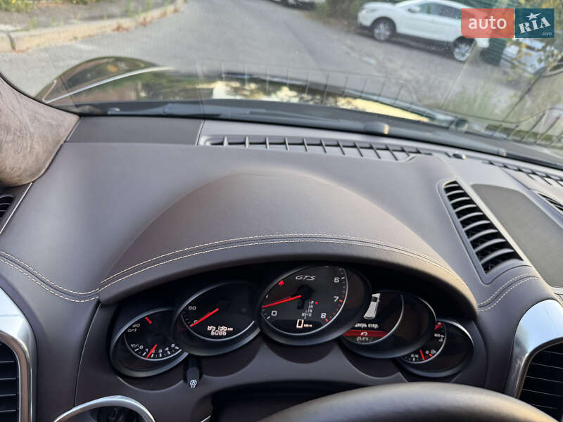 Позашляховик / Кросовер Porsche Cayenne 2012 в Києві