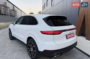 Позашляховик / Кросовер Porsche Cayenne 2019 в 