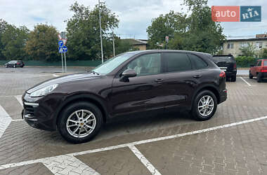 Внедорожник / Кроссовер Porsche Cayenne 2015 в 