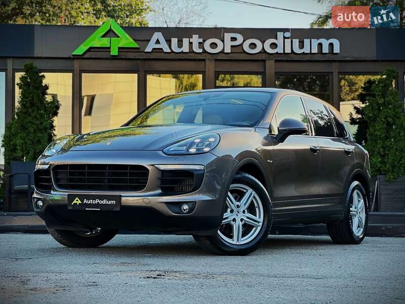 Внедорожник / Кроссовер Porsche Cayenne 2016 в 