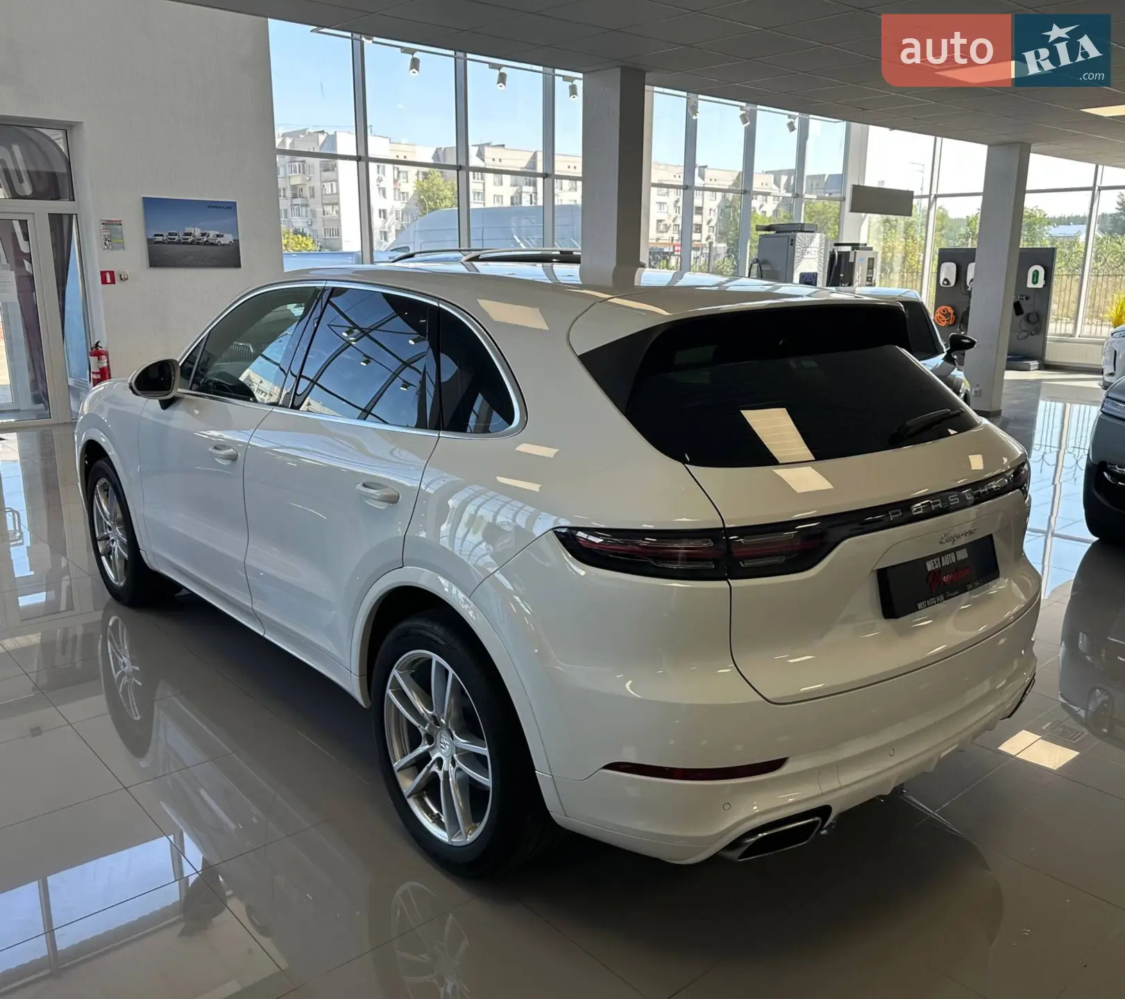 2022 Porsche Cayenne - мініатюра 8