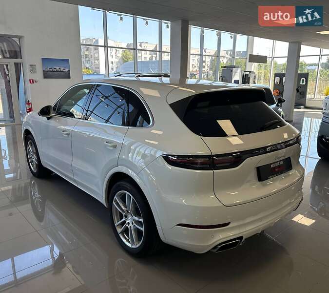 Внедорожник / Кроссовер Porsche Cayenne 2022 в Киеве