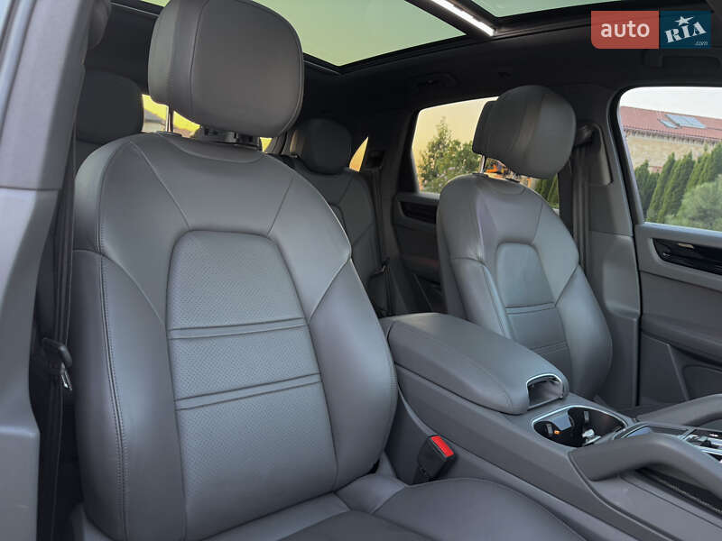 Внедорожник / Кроссовер Porsche Cayenne 2018 в Одессе фото 36 Внедорожник / Кроссовер Porsche Cayenne 2018 в Одессе