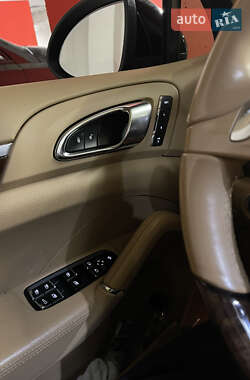 Внедорожник / Кроссовер Porsche Cayenne 2013 в 