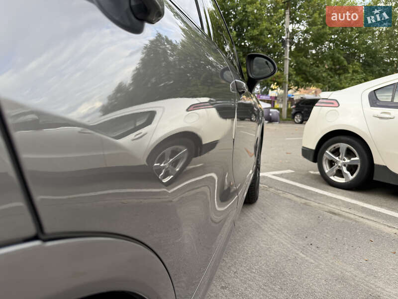 Внедорожник / Кроссовер Porsche Cayenne 2012 в Святопетровское