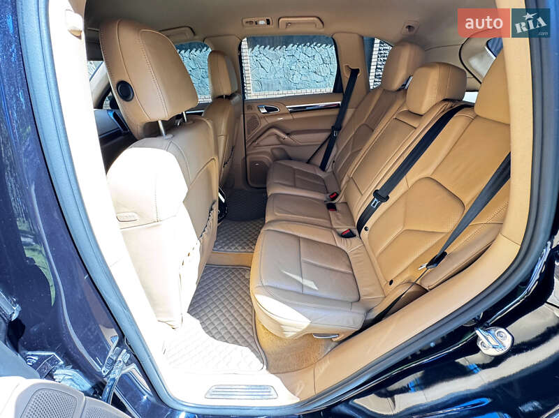 Внедорожник / Кроссовер Porsche Cayenne 2011 в Чернигове