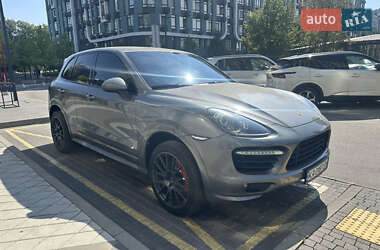 Позашляховик / Кросовер Porsche Cayenne 2012 в 