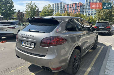 Позашляховик / Кросовер Porsche Cayenne 2012 в 