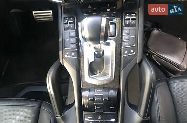 Позашляховик / Кросовер Porsche Cayenne 2012 в 