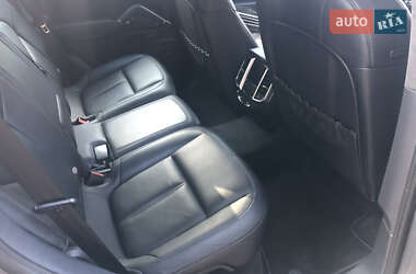 Позашляховик / Кросовер Porsche Cayenne 2012 в 
