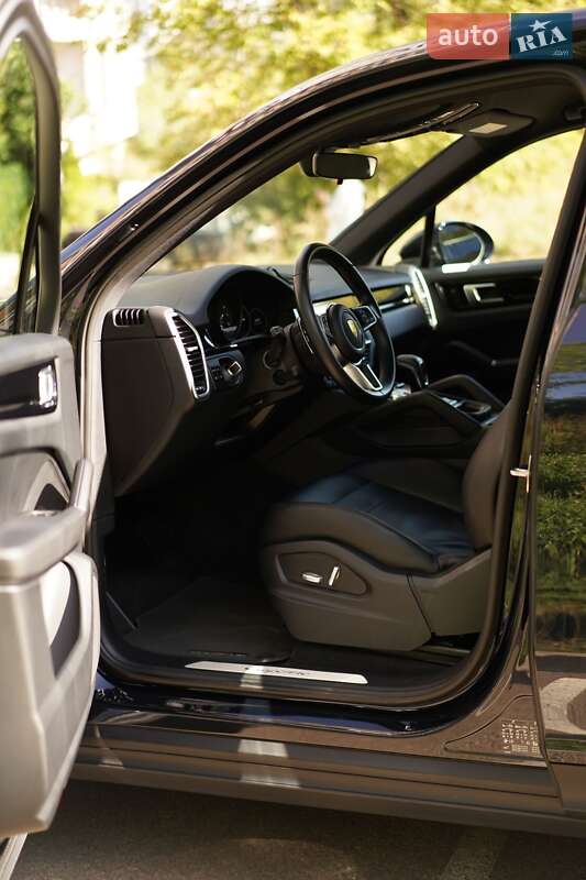 Позашляховик / Кросовер Porsche Cayenne 2018 в Києві